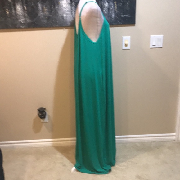 Zenana V-Neck Adjustable Strap with Pockets Green Maxi Dress-Size 2X - Picture 4 of 6